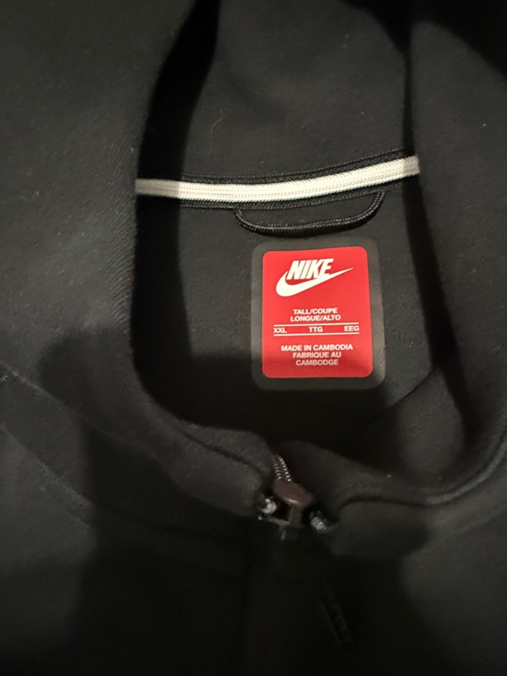 Nike Tech Fleece - Picture 2 of 4
